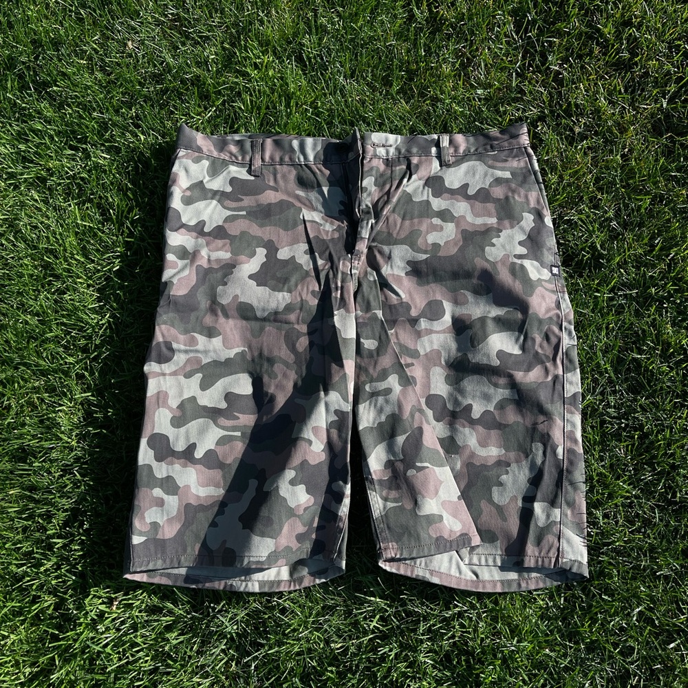 Dc shoes camo shorts